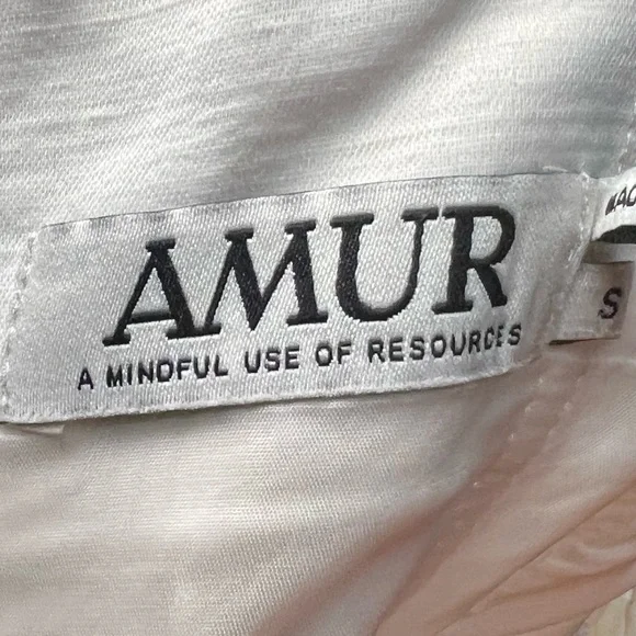 AMUR Linen/Viscose Blend White Halter Top, Back Zip, Size Small - Picture 4 of 5